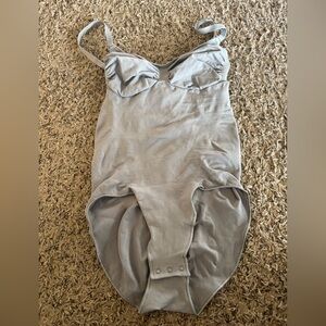 Skims body suit size 2XL